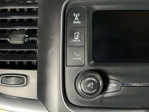 Used 2019 RAM 1500 Classic SLT AWD/4WD image 31