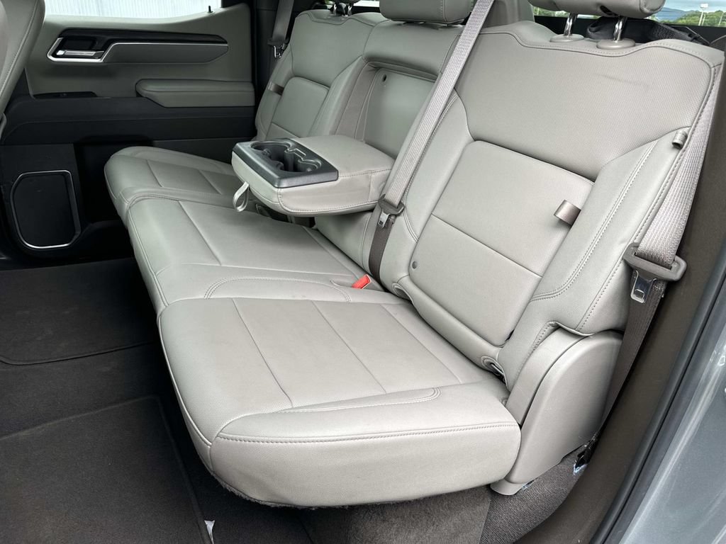 Used 2025 GMC Sierra 1500 SLT AWD/4WD image 21