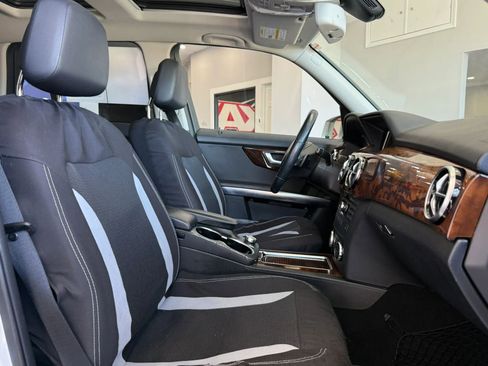 Used 2013 Mercedes-Benz GLK 350 4MATIC image 22