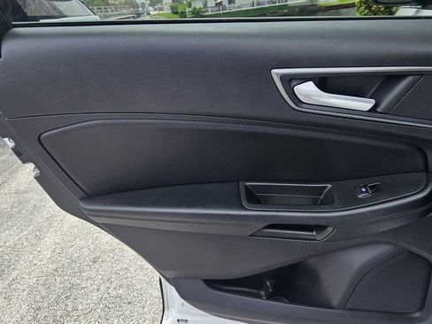 Used 2020 Ford Edge SE AWD/4WD image 15