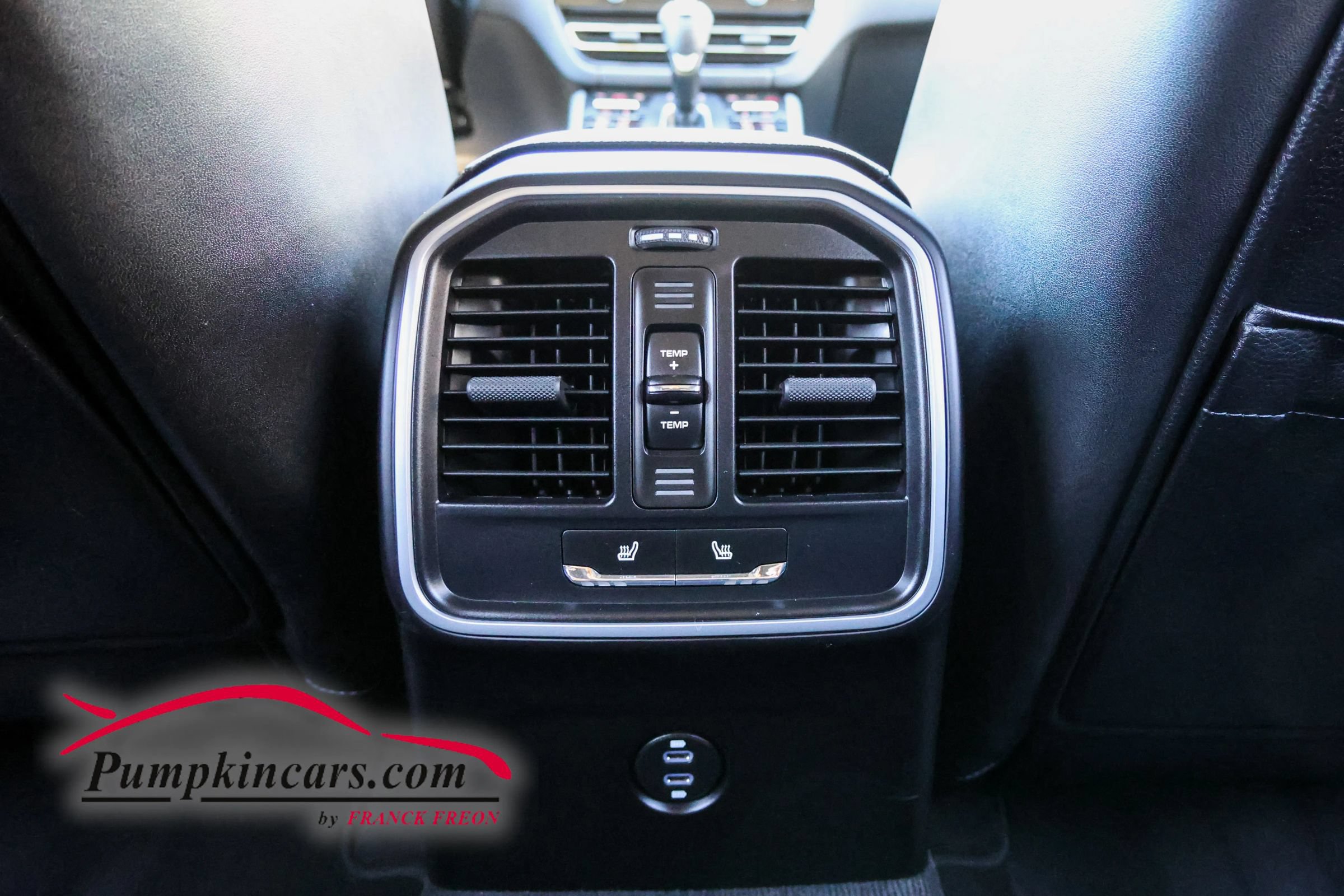 Used 2023 Porsche Macan AWD/4WD image 30