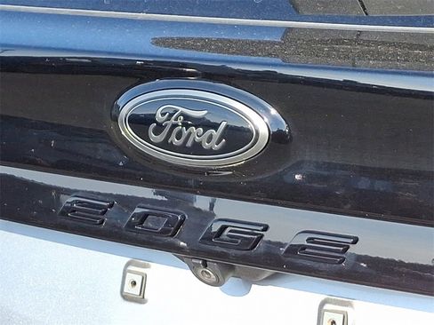 Certified 2022 Ford Edge SE w/ Black Appearance Package image 30
