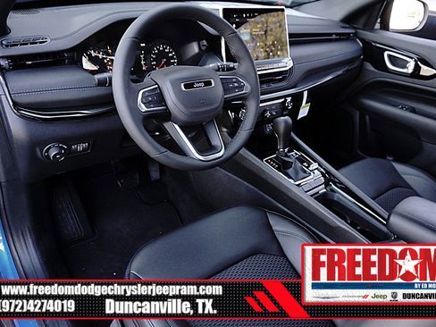 New 2026 Jeep Compass Latitude image 10