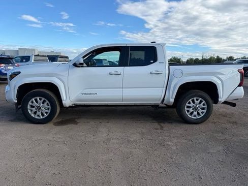 Used 2024 Toyota Tacoma SR5 AWD/4WD image 2
