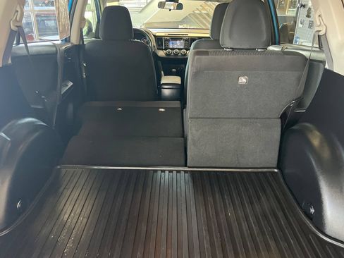 Used 2018 Toyota RAV4 LE w/ All Weather Liner Package FWD image 14