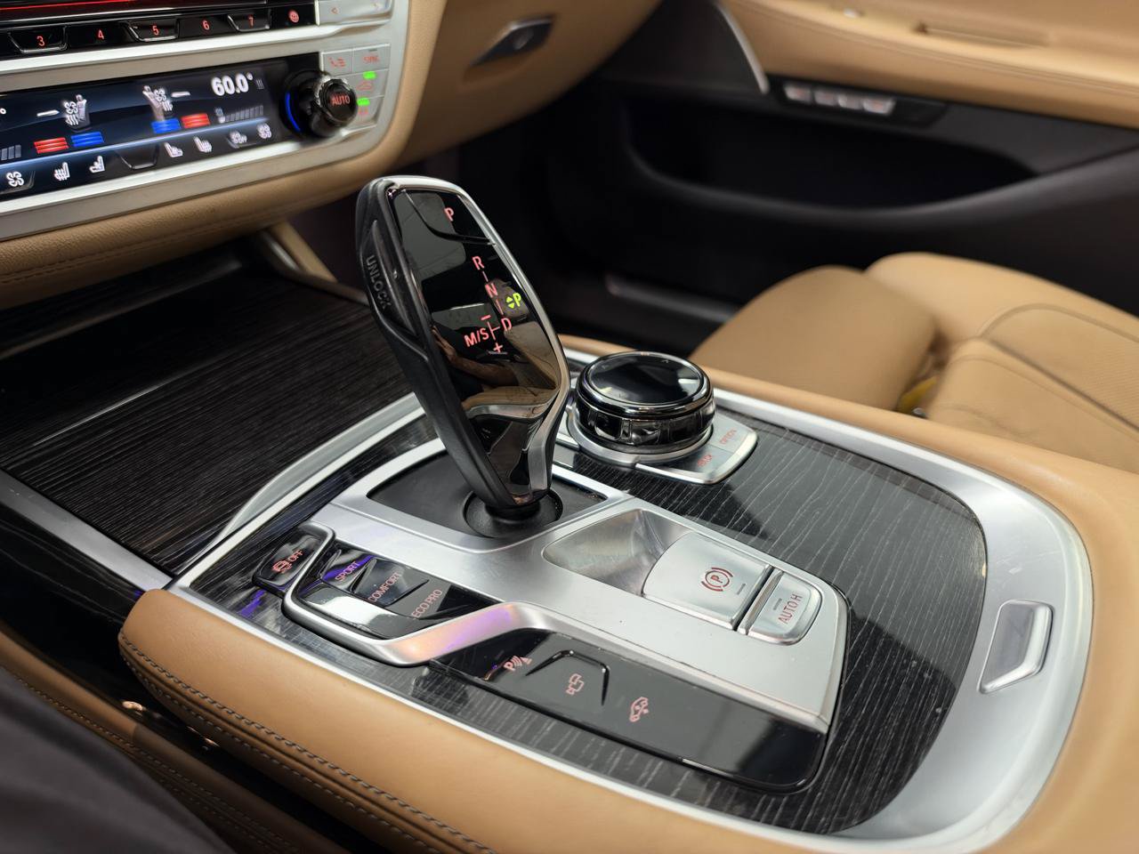 Used 2016 BMW 750i xDrive AWD/4WD image 21