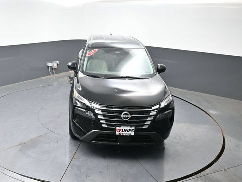 Used 2025 Nissan Rogue SV FWD image 43