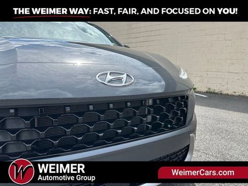 Used 2023 Hyundai Kona Limited AWD/4WD image 3