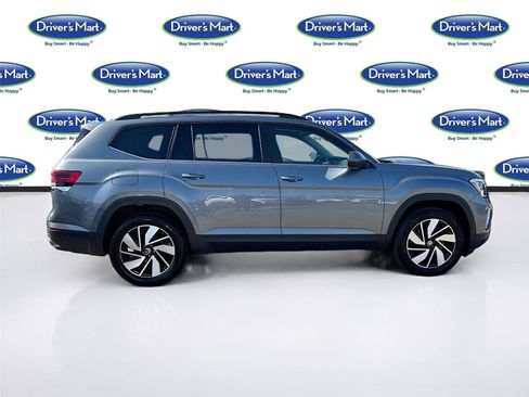 Used 2025 Volkswagen Atlas SE image 8