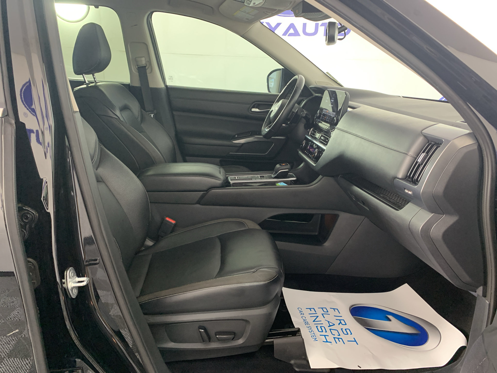 Used 2022 Nissan Pathfinder SL w/ SL Premium Package FWD image 39