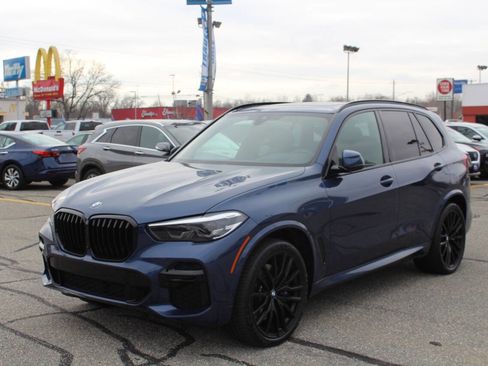 Used 2023 BMW X5 M50i w/ Climate Comfort Package image 3