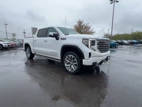 Used 2024 GMC Sierra 1500 Denali w/ Denali Reserve Package AWD/4WD image 2