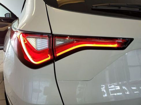 Used 2023 Acura MDX SH-AWD w/ Advance Package image 25