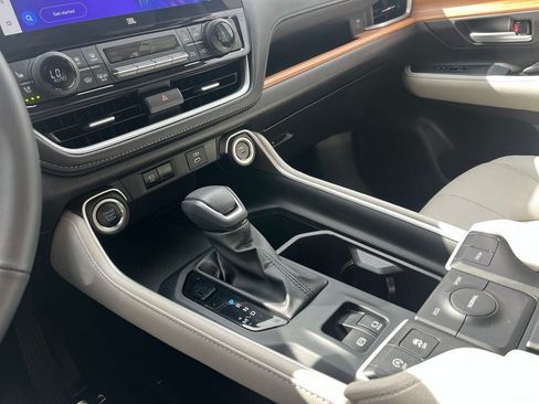 Used 2025 Toyota Grand Highlander FWD image 31