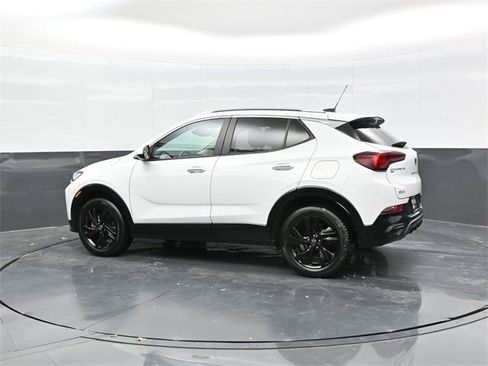 Used 2024 Buick Encore GX Sport Touring image 4