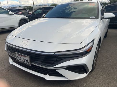 Certified 2024 Hyundai Elantra SEL image 2