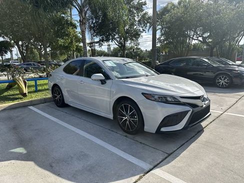 Used 2024 Toyota Camry SE FWD image 32