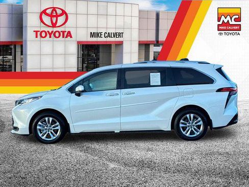 Certified 2026 Toyota Sienna Limited FWD image 2