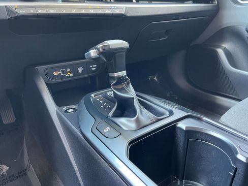 Used 2025 Kia K4 LXS image 46