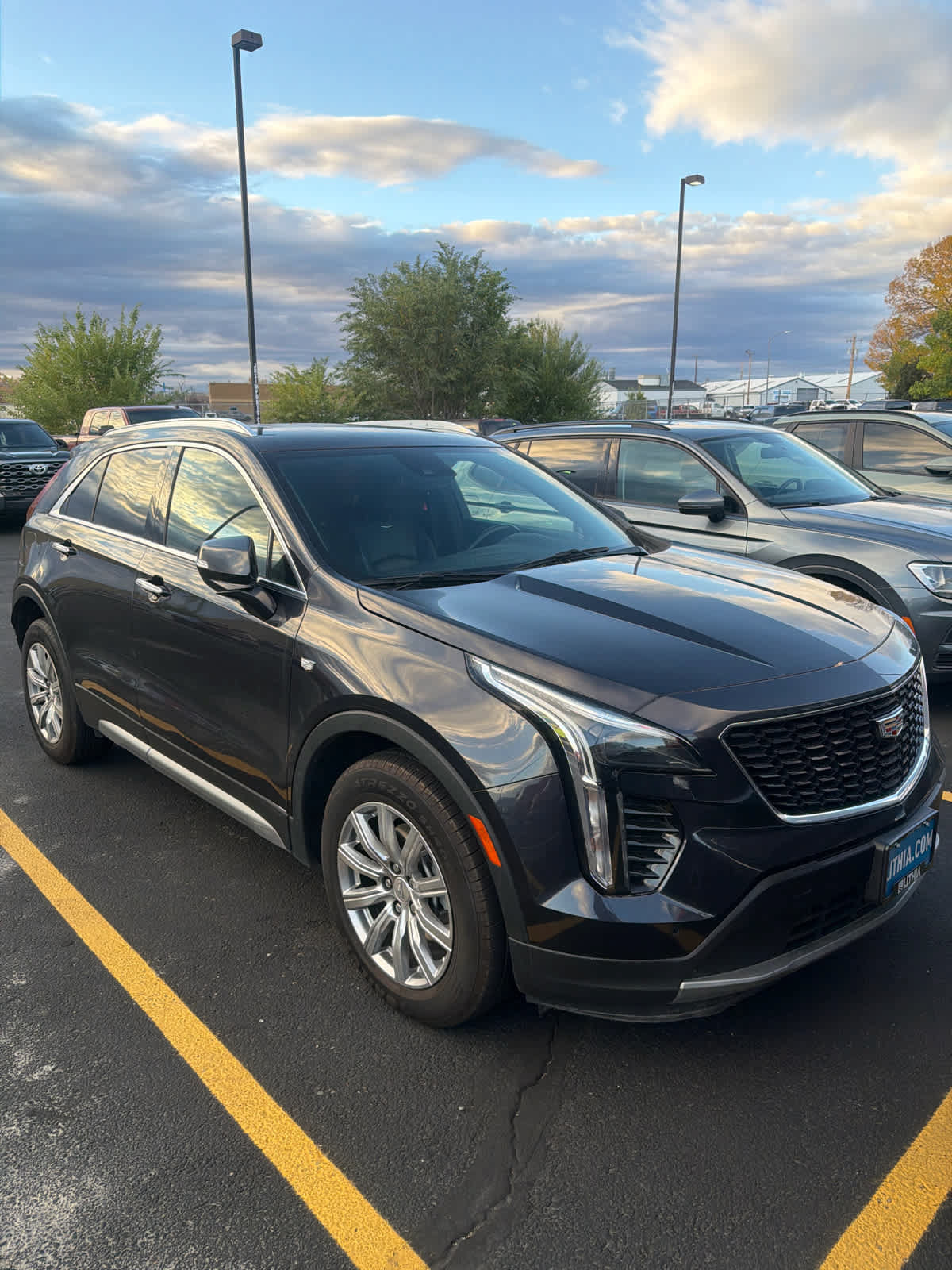 Used 2023 Cadillac XT4 Premium Luxury AWD/4WD image 2
