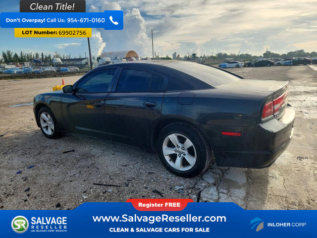 Used 2014 Dodge Charger SE RWD image 3