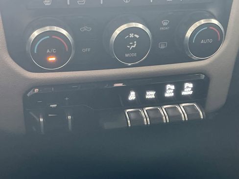 Used 2019 RAM 1500 Laramie image 19