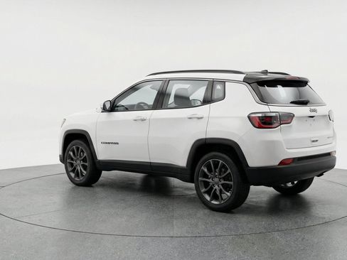 Used 2025 Jeep Compass Limited AWD/4WD image 6