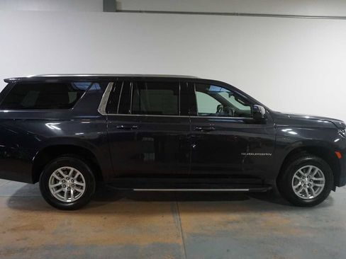 Used 2024 Chevrolet Suburban LT image 6