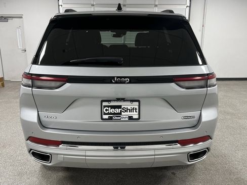 Used 2023 Jeep Grand Cherokee Overland image 11