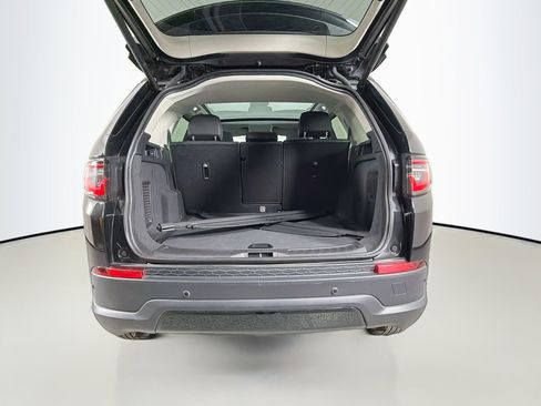 Certified 2023 Land Rover Discovery Sport S image 27