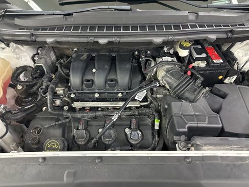 Used 2016 Ford Edge Titanium w/ Technology Package image 16