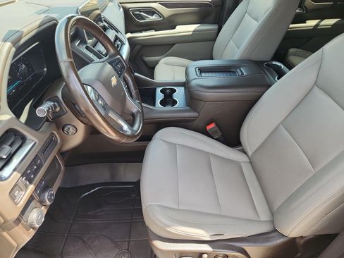 Used 2022 Chevrolet Suburban LT w/ Luxury Package RWD image 20