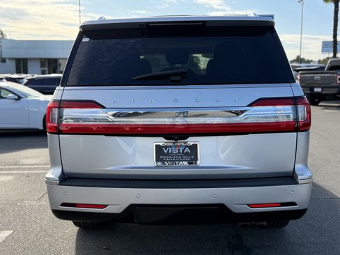 Used 2019 Lincoln Navigator Select w/ Technology Package RWD image 6