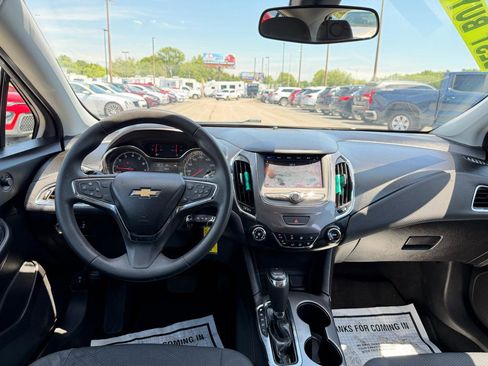 Used 2019 Chevrolet Cruze LS w/ LS Convenience Package FWD image 19