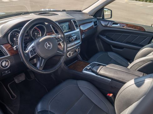 Used 2015 Mercedes-Benz GL 320 BlueTEC 4MATIC image 4