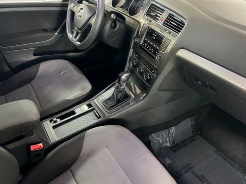 Used 2016 Volkswagen e-Golf SE image 19