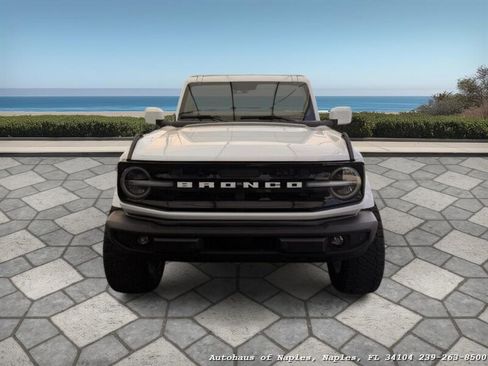 Used 2021 Ford Bronco Outer Banks image 3