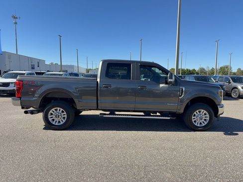 Certified 2018 Ford F250 XL w/ STX Appearance Package image 5