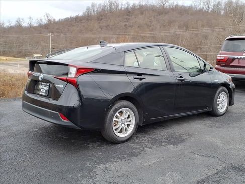 Used 2020 Toyota Prius L Eco image 4
