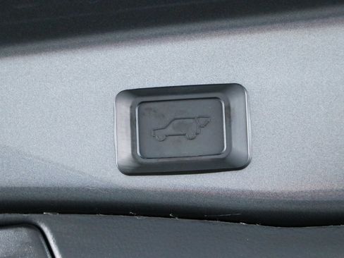 Used 2022 Toyota RAV4 XLE Premium FWD image 30
