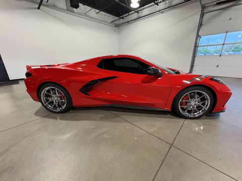 Used 2022 Chevrolet Corvette Stingray Preferred Conv w/ Z51 Performance Package RWD image 2