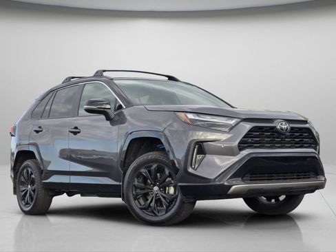 Used 2025 Toyota RAV4 XSE w/ Advanced Technology Package AWD/4WD image 2