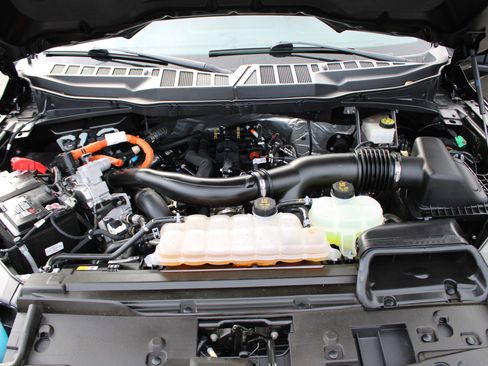 Used 2024 Ford F150 XLT w/ Mobile Office Package image 11