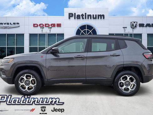 Used 2022 Jeep Compass Trailhawk w/ Trailhawk Elite Group image 3