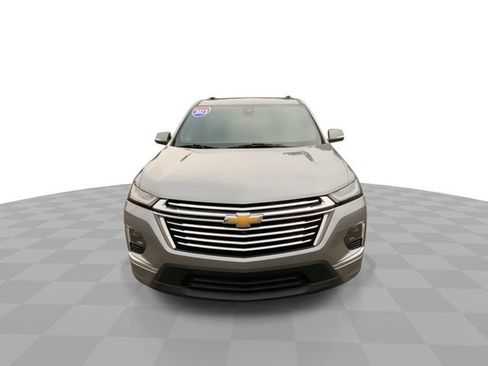 Used 2023 Chevrolet Traverse Premier FWD image 5
