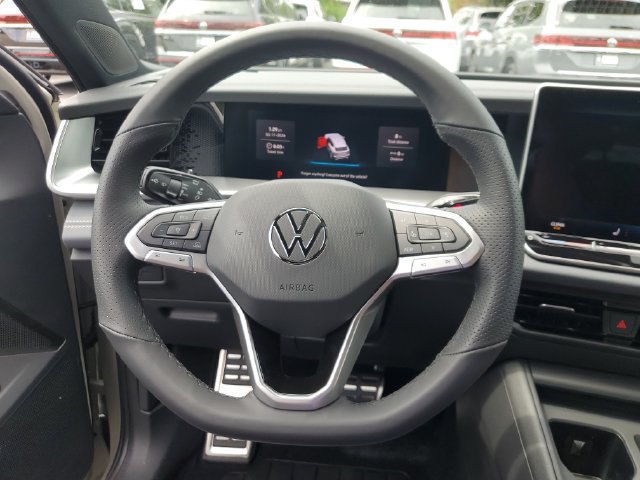 New 2026 Volkswagen Tiguan SE R-Line FWD image 25