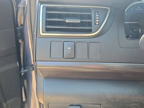 Used 2017 Toyota Camry LE FWD image 15
