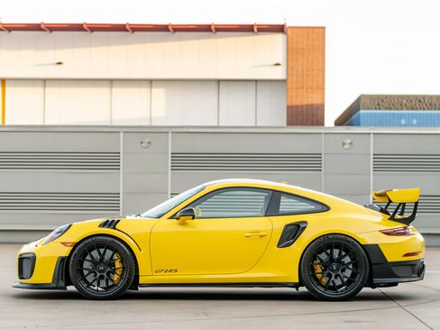 Used 2018 Porsche 911 GT2 RS RWD image 5