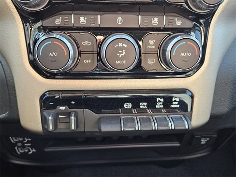 Used 2024 RAM 2500 Laramie w/ Safety Group image 19