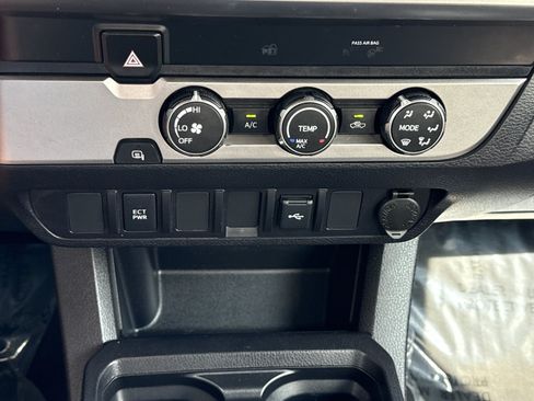 Used 2023 Toyota Tacoma SR5 w/ SR5 Appearance Package RWD image 23